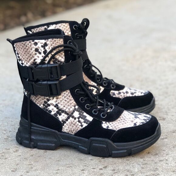 Stylish Black and Snake Print Women's Boots - Picture 2 of 9